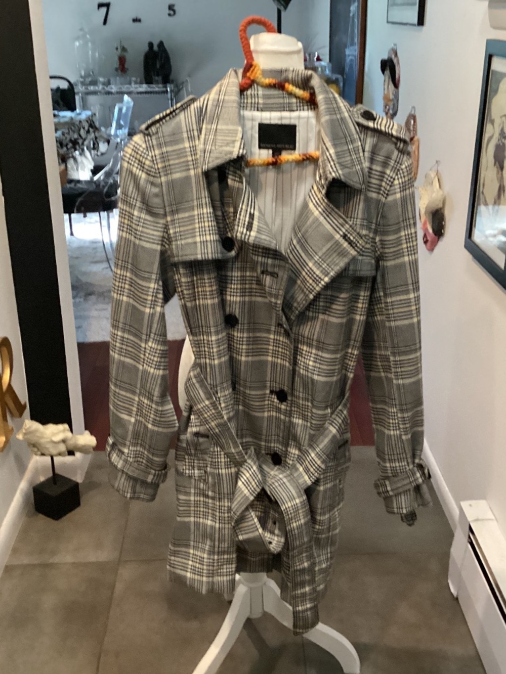 BANANA REPUBLIC LADIES FUNKY JACKET. MUST SEE